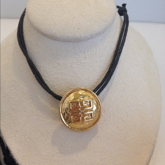 SOLD!!!!!!!!!!!!Vintage givenchy earrings - Picture 7 of 8